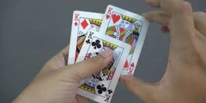 Quan sát đối thủ giúp bạn đưa ra quyết định thông minh hơn.