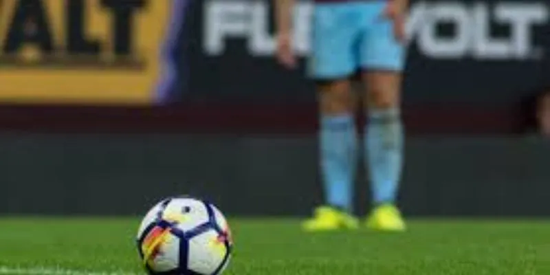 Phân tích kèo bóng đá - dự đoán chính xác trên hi88 2 Ảnh hưởng của sân bãi và yếu tố thời tiết.