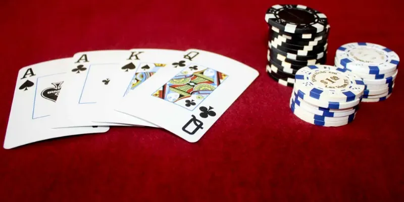 Chiến lược chơi Poker thắng lớn từ chuyên gia