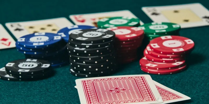 Chiến thuật chơi Poker – Mẹo đánh bài hiệu quả cho người mới 2 Giới thiệu khái quát về bài Poker